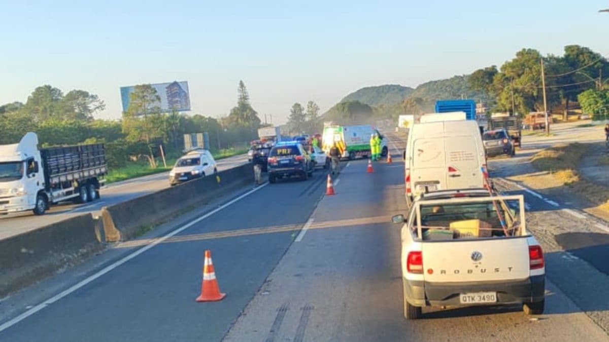 Pedestre morre atropelado ao tentar atravessar a BR-101 em Araquari
