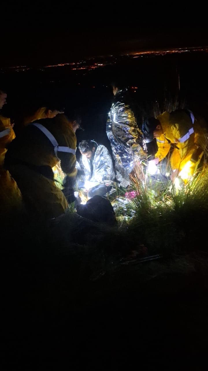 Casal é resgatado após se perder em trilha sob neblina no Morro do Carasal