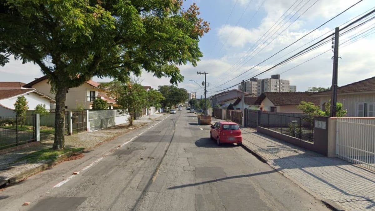 Morador encontra homem dentro de casa e mata a facadas em Joinville