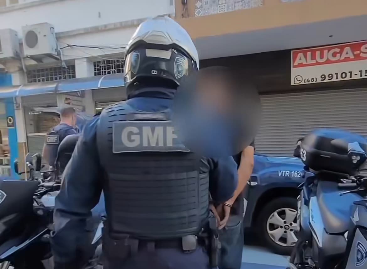 Criminoso com quase 50 passagens é preso após ameaçar vigia com faca em Florianópolis
