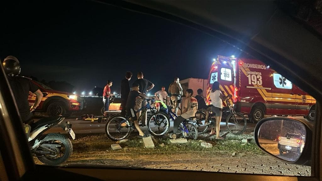 Motociclista fica gravemente ferido após colisão com carro em Tijucas