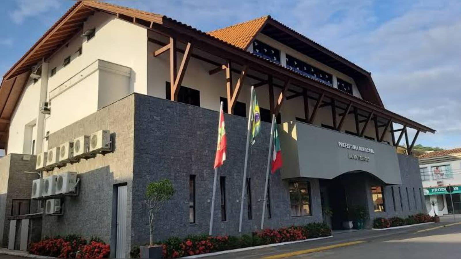 Prefeitura de Nova Trento renova contrato de R$ 286 mil com empresa denunciada