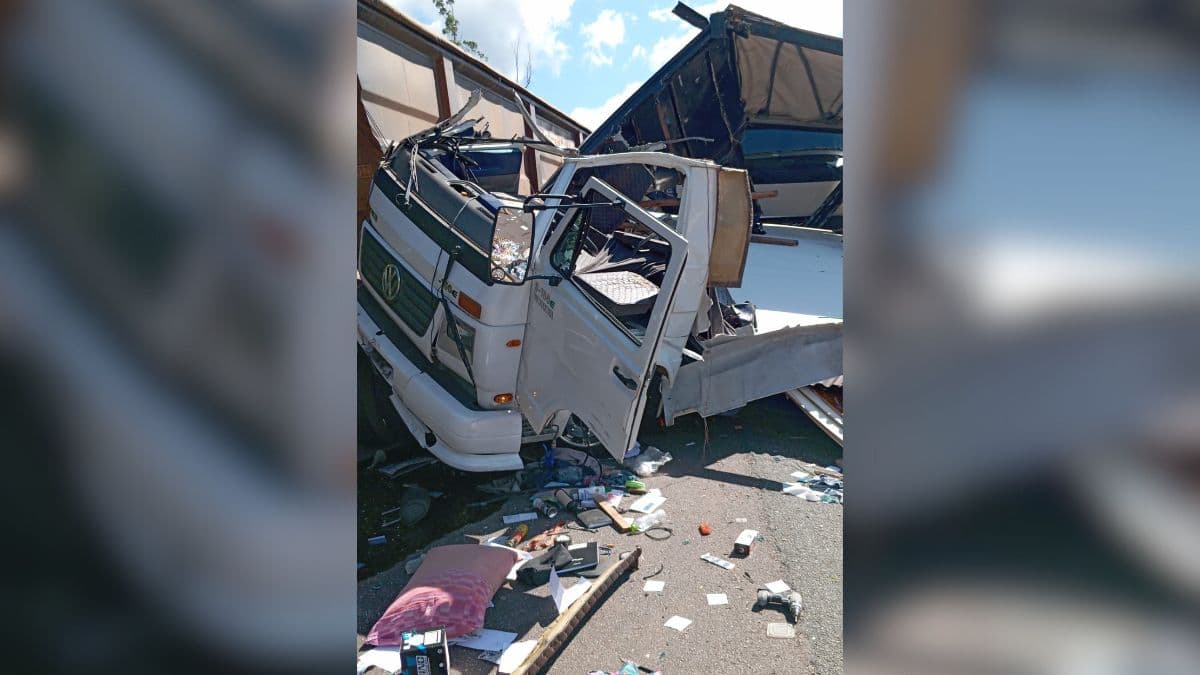 Acidente entre carretas interdita BR-376 e causa filas quilométricas entre Paraná e Santa Catarina