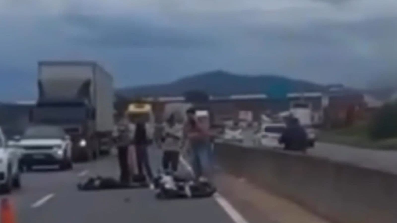 Motociclista morre em grave acidente após queda na BR-470 em Navegantes