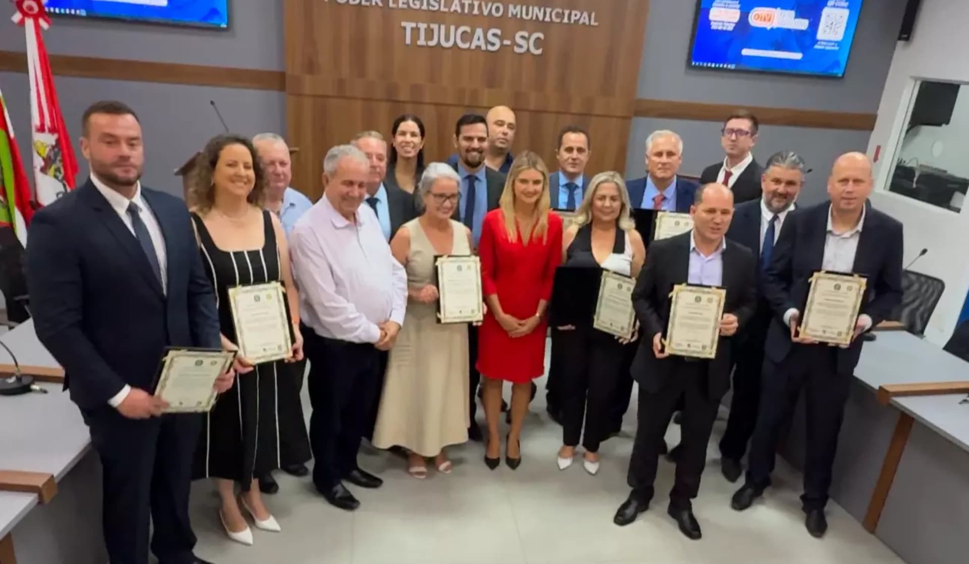 De R$ 8 mil para R$ 11,6 mil: salário dos vereadores de Tijucas pode ter reajuste de 45% após “acordo”