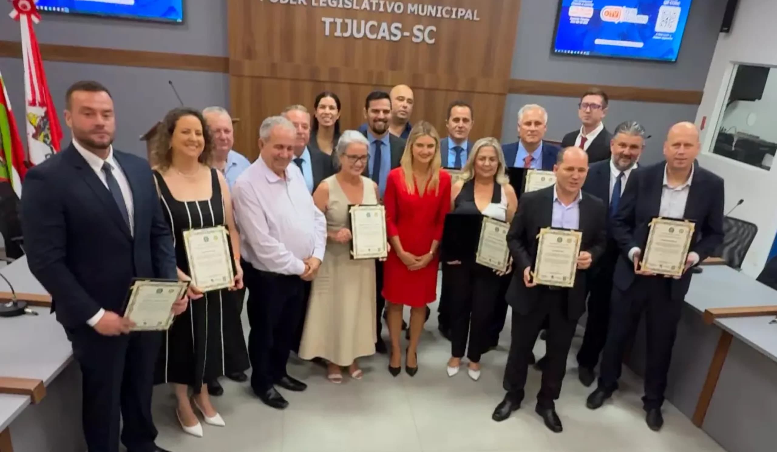De R$ 8 mil para R$ 11,6 mil: salário dos vereadores de Tijucas pode ter reajuste de 45% após “acordo”