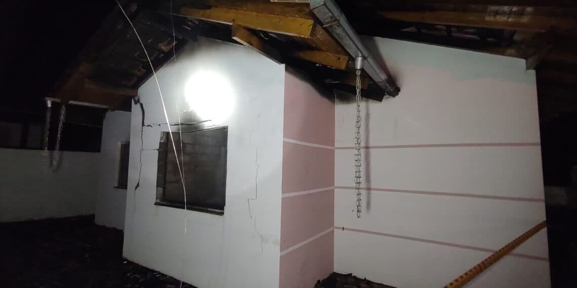 Marido embriagado agride mulher na frente das filhas e ateia fogo na casa após festa