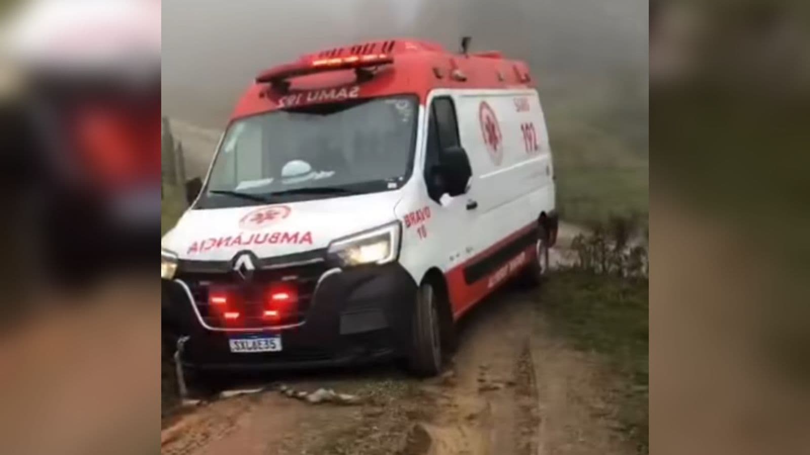 Ambulância do Samu atola e paciente acamado fica à espera de socorro em Alfredo Wagner