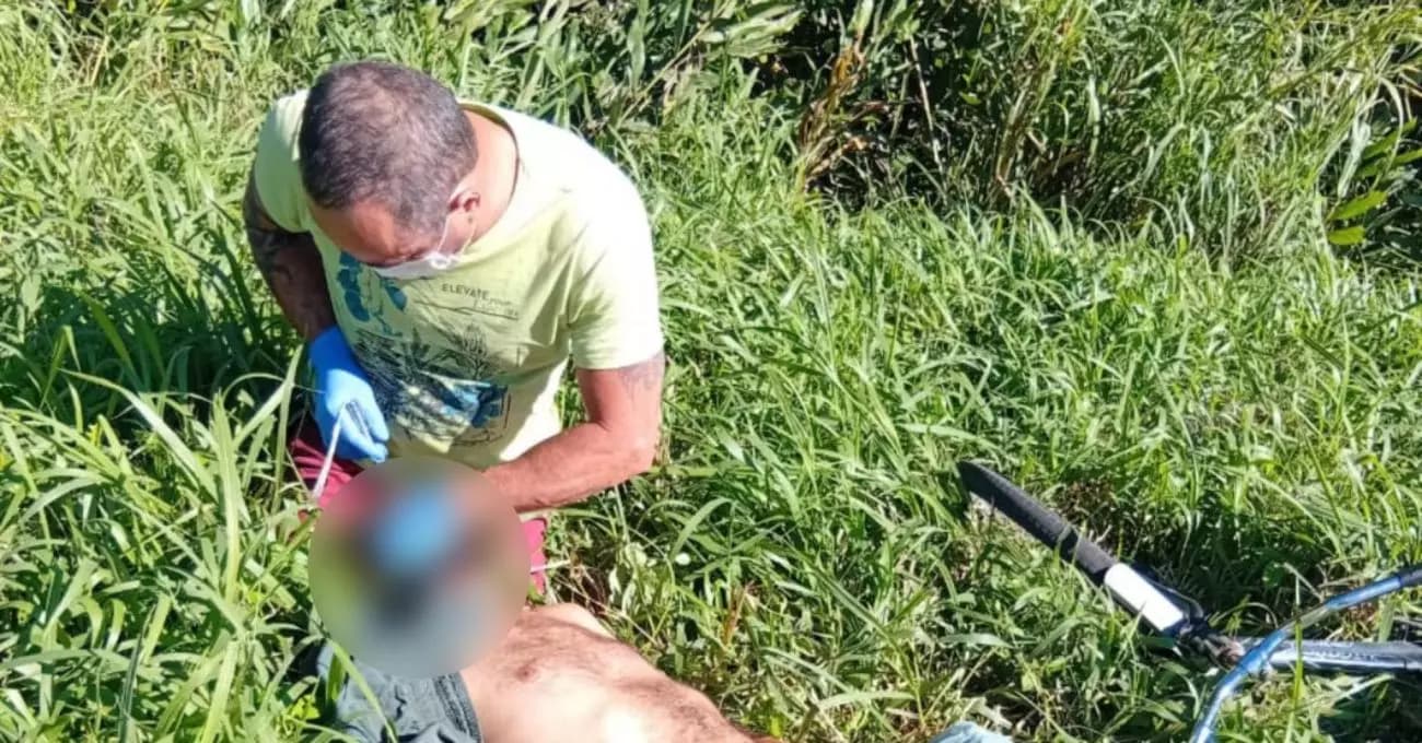 Ciclista desmaia por falta de alimentação e é socorrido por ex-bombeiro na divisa entre SC e PR