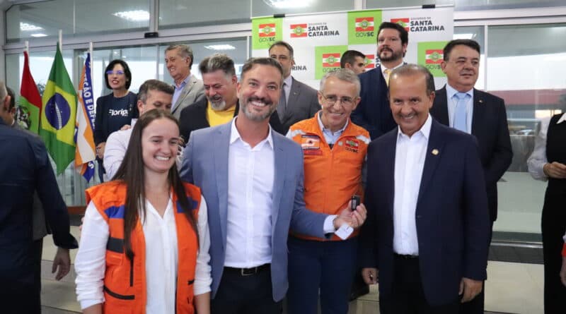 Canelinha recebe viatura 4×4 para Proteção e Defesa Civil e reforça atuação em áreas de risco