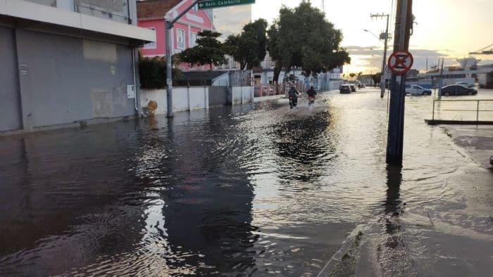 Maré alta: Defesa Civil alerta para alagamentos em Balneário Camboriú, Florianópolis e Itajaí