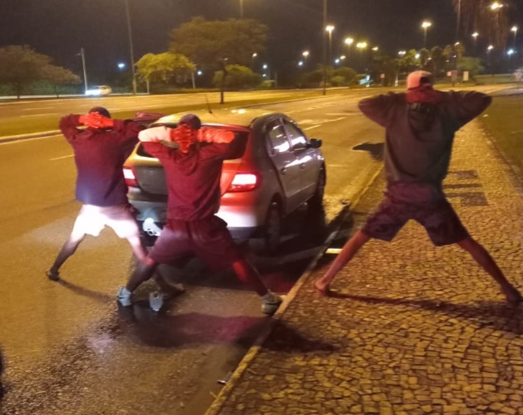 Sequestrado, espancado e jogado em obra abandonada: homem vive horas de terror em Florianópolis
