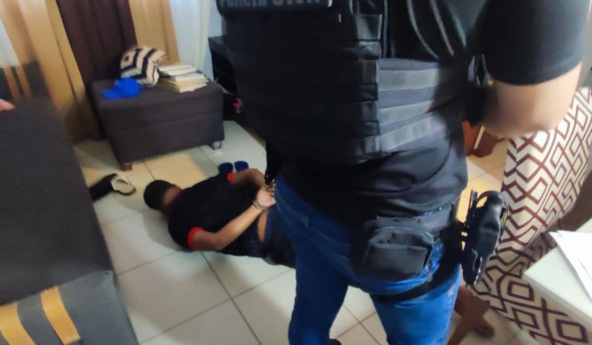 Cunhado de chefão do PGC é preso por participação em atentados que incendiaram Florianópolis