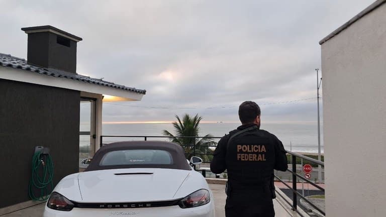 PF age em Balneário Camboriú e Itapema contra lavagem de dinheiro e fraudes cibernéticas