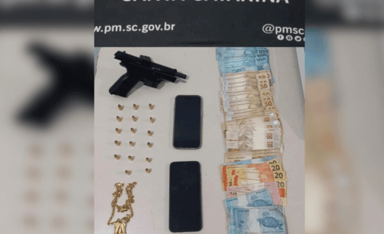 Homem armado é preso após resistir à abordagem da PM em Itapema