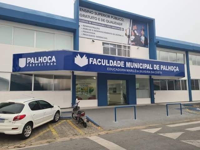 Faculdade Municipal de Palhoça realiza seleção para professores com salários de até R$ 8 mil