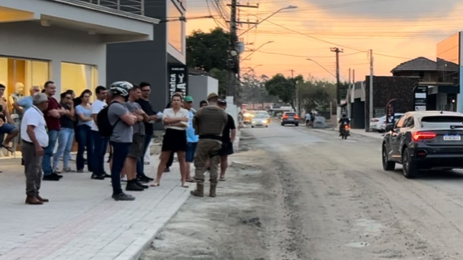 “Não tem fim”: Obra de mais de R$ 3 milhões vira pesadelo para comerciantes em Balneário Piçarras