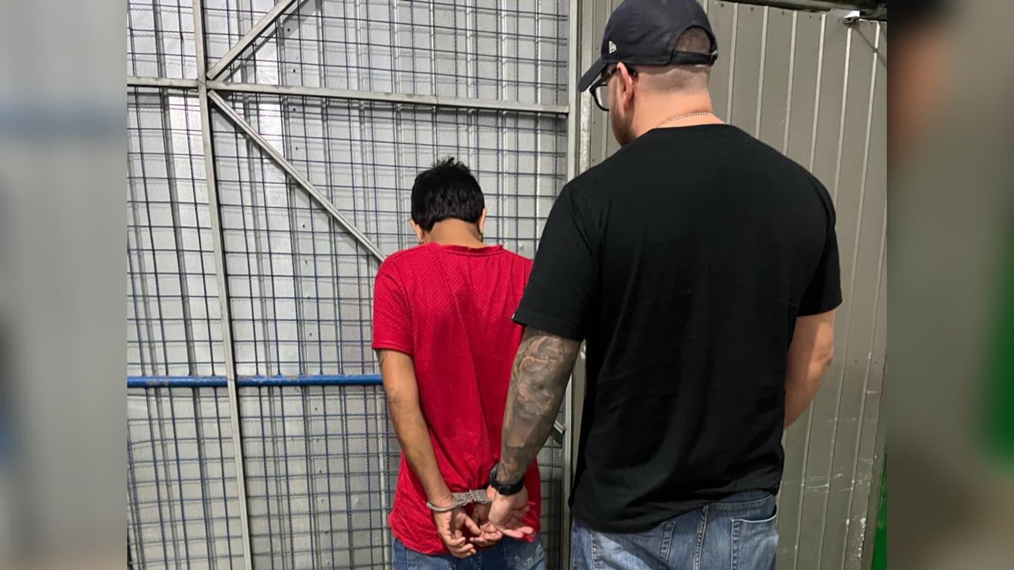 Homem tenta degolar conhecido com machadinha após briga em rede social em Blumenau