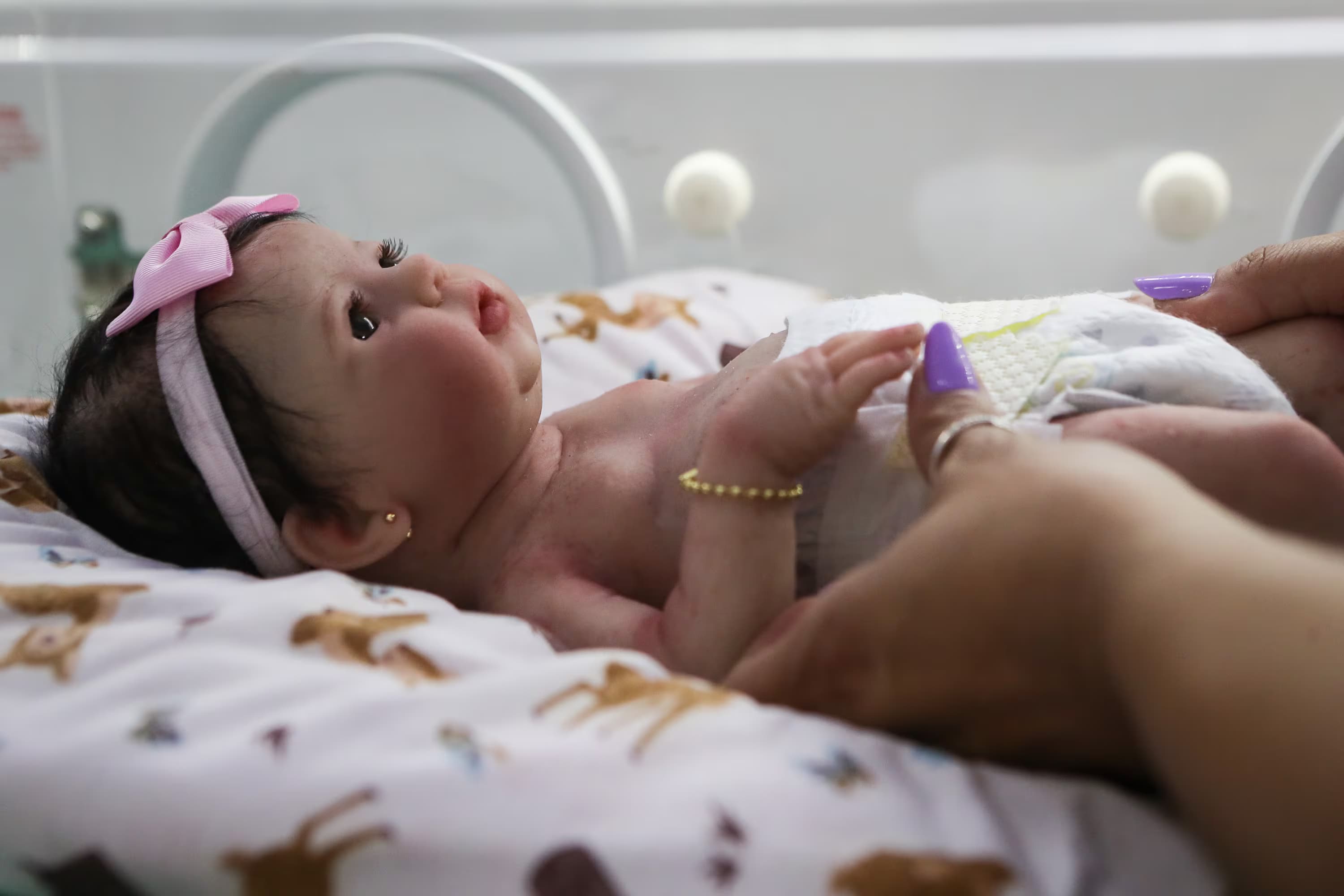 Mãe tenta vacinar boneca da filha de 4 anos em Itajaí: “pra gravar um vídeo”