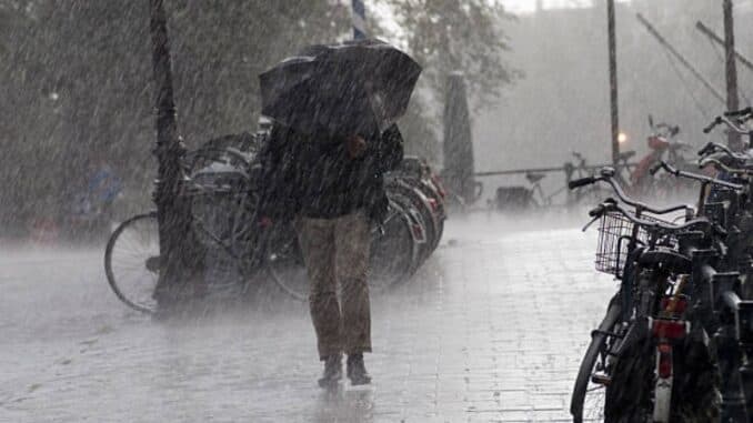 Frente fria provoca temporais em SC e mantém temperaturas baixas neste domingo