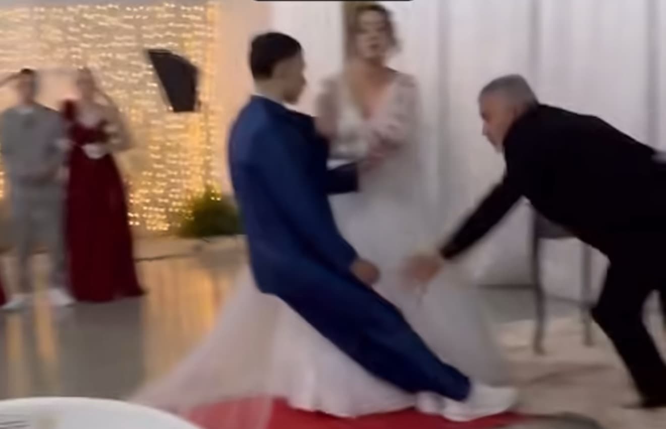 “Foi falta!”: noivo desmaia e cai no chão durante casamento em SC