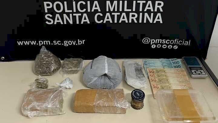 Preso em Brusque homem que vendia maconha por Pix e fabricava droga em casa