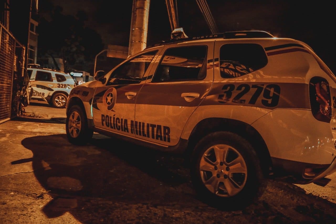 Tio tenta matar sobrinho com facão e é preso após se esconder na mata