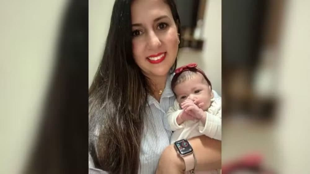 “Ela não sorri com o rosto, mas sorri com a alma”: bebê de Joinville tem síndrome rara que paralisa os músculos da face