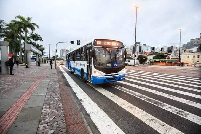 Greve dos ônibus paralisa linhas na Grande Florianópolis e afeta 7 cidades