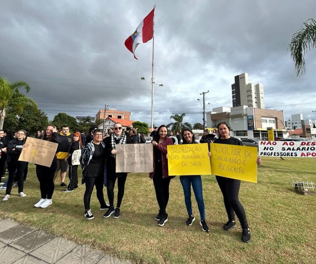 Tijucas tem manifestação de professores neste sábado: grupo “SOS Educação” exige melhorias na rede municipal
