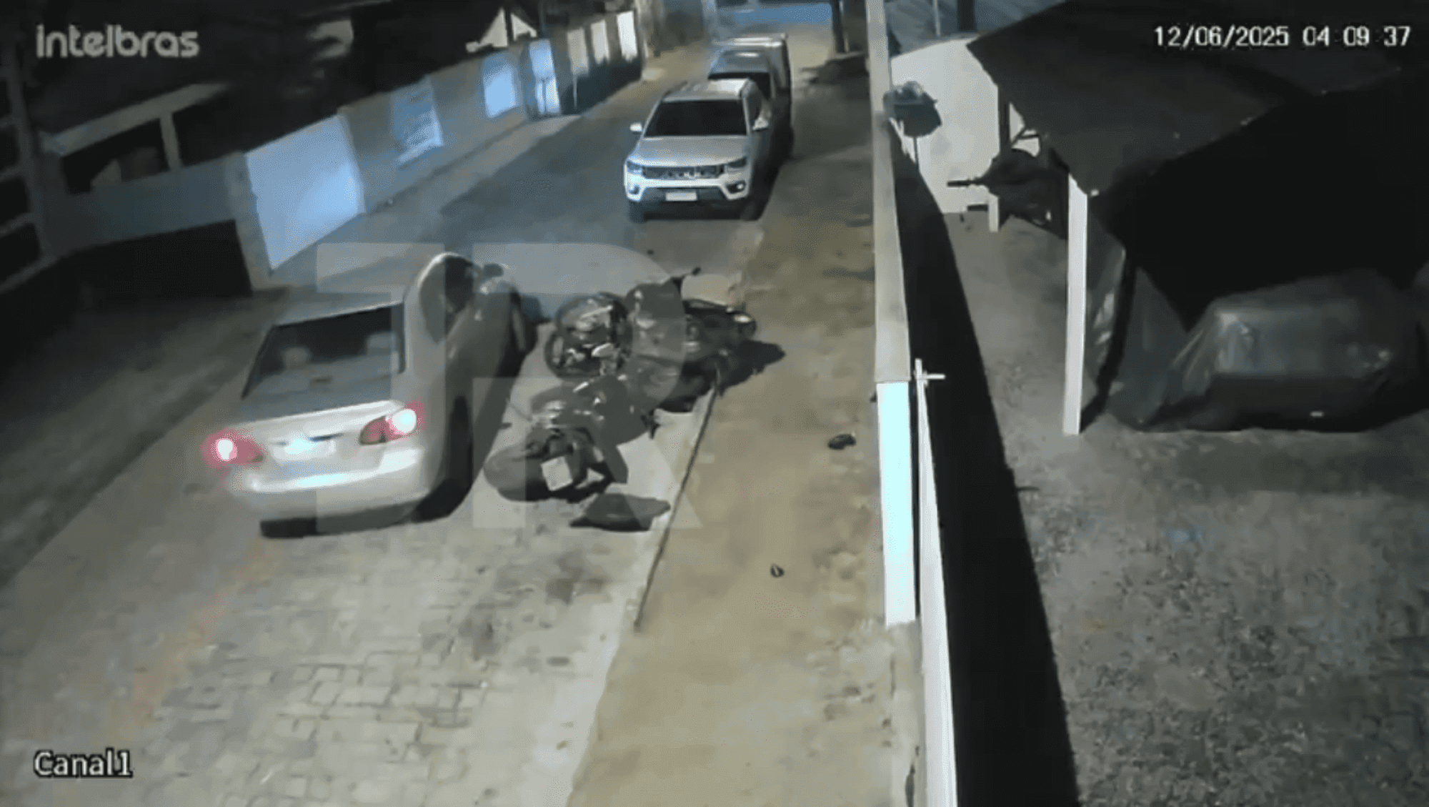 Trabalhadores de Tijucas tem motos destruídas e motorista foge do local: “e agora, como fica?”