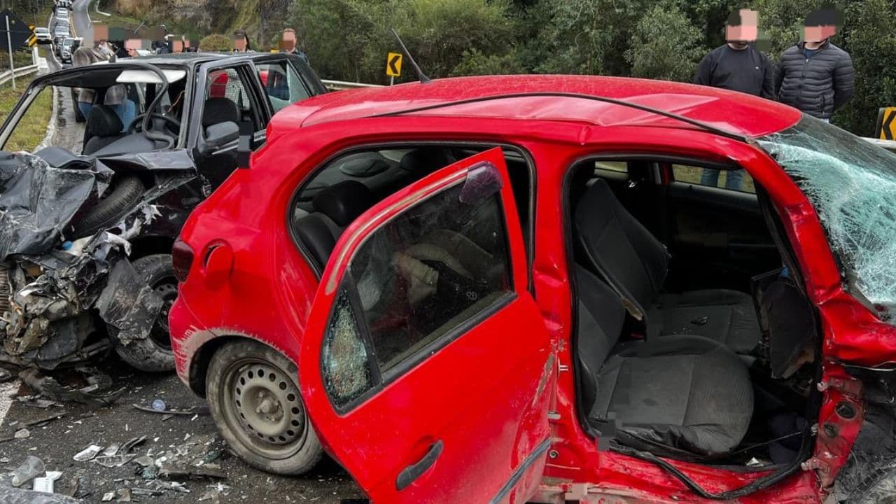 Grave acidente entre veículos na SC-110 deixa seis feridos, incluindo crianças