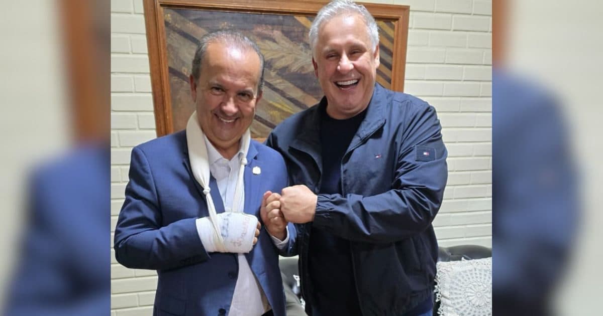Com o braço engessado, governador recebe prefeito de cidade quebrada