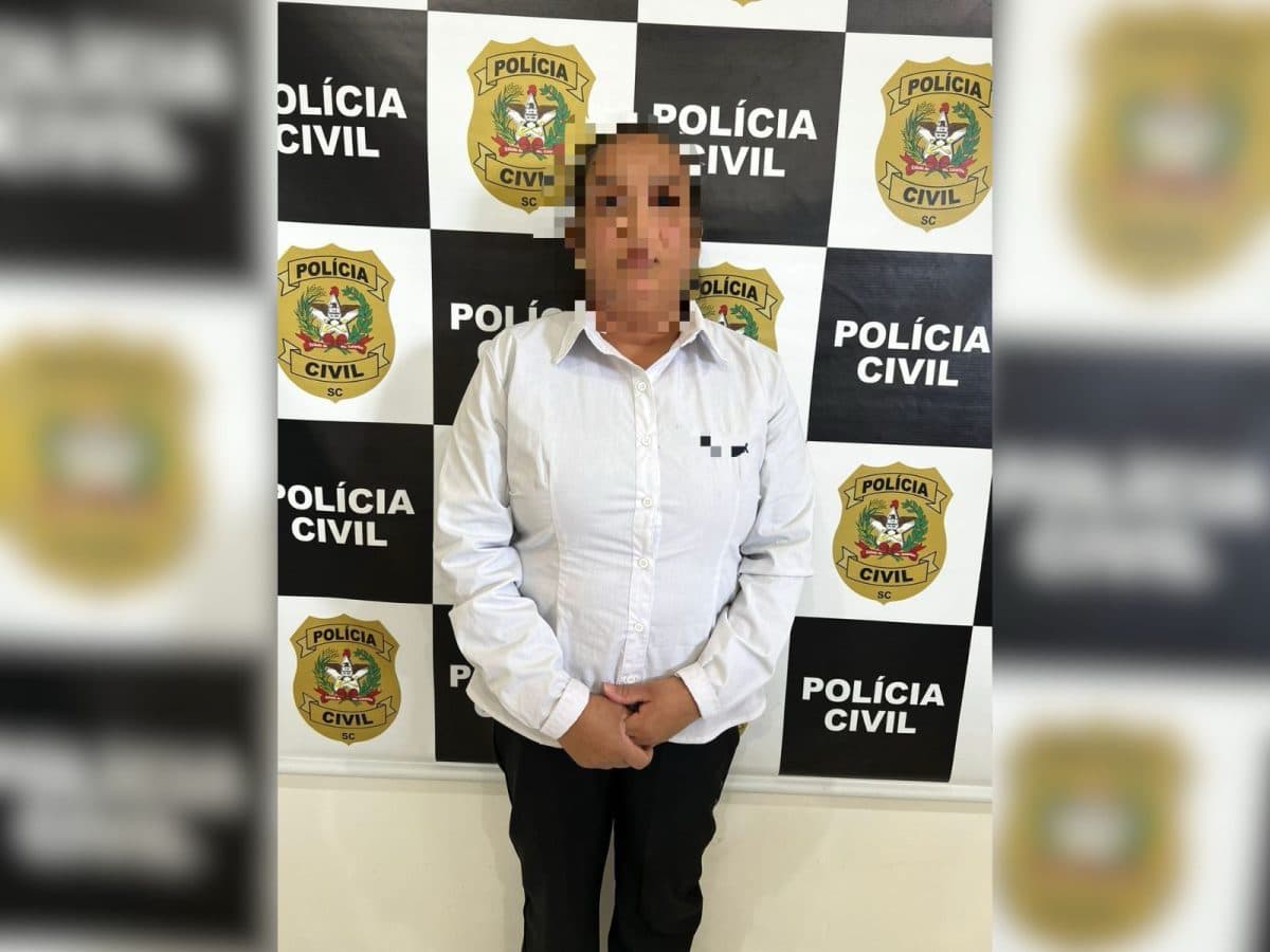Foragida de facção criminosa no Ceará é encontrada trabalhando em escola de SC