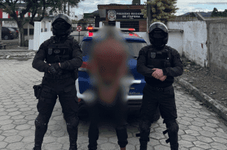 Procurado por agredir mulher é achado trabalhando em ponto turístico de Itapema