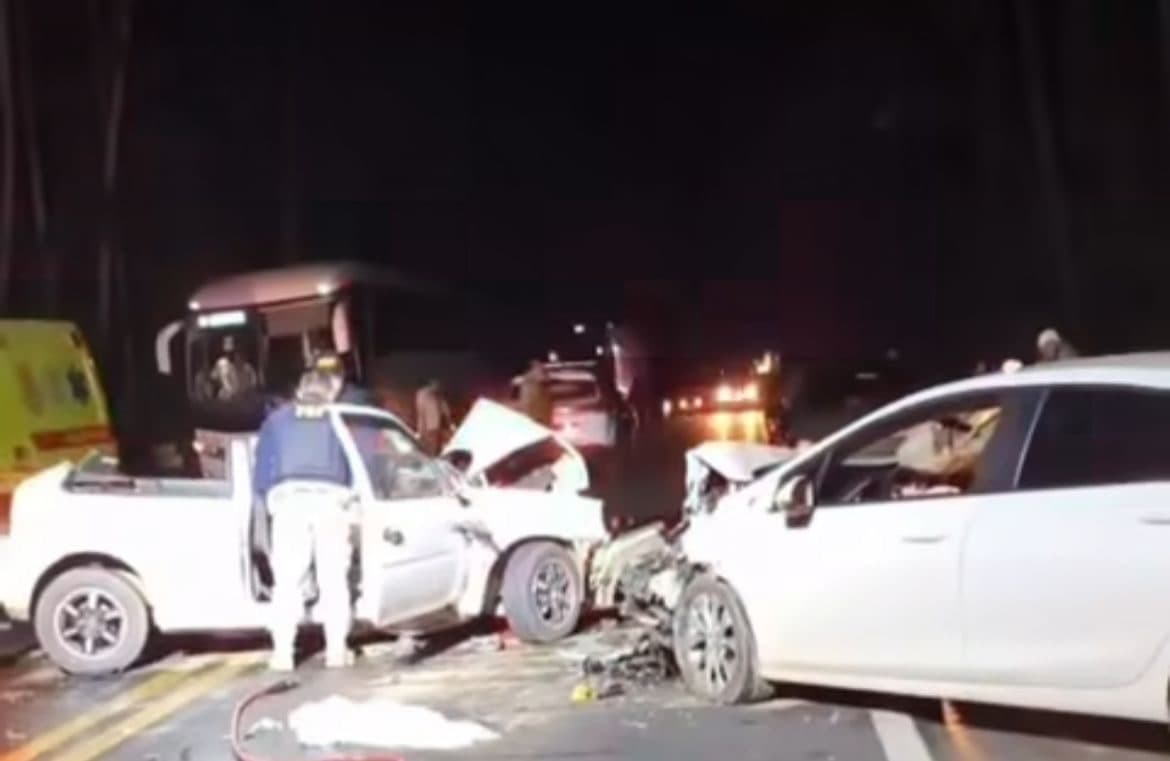 Motorista invade contramão e provoca grave acidente na BR-470