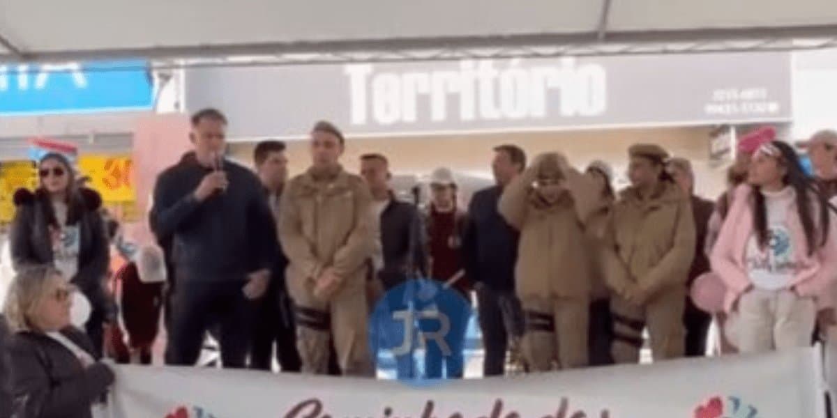 “Todas e todes”: feminista tenta lacrar em evento da PMSC e é rebatida por prefeito catarinense