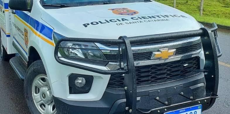 Homem é encontrado morto dentro de barco em estaleiro de Navegantes