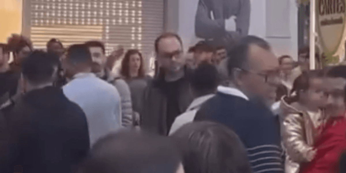 “Fora, Bolsonaro”: gritos de idoso e mulher provocaram confusão em shopping de Floripa