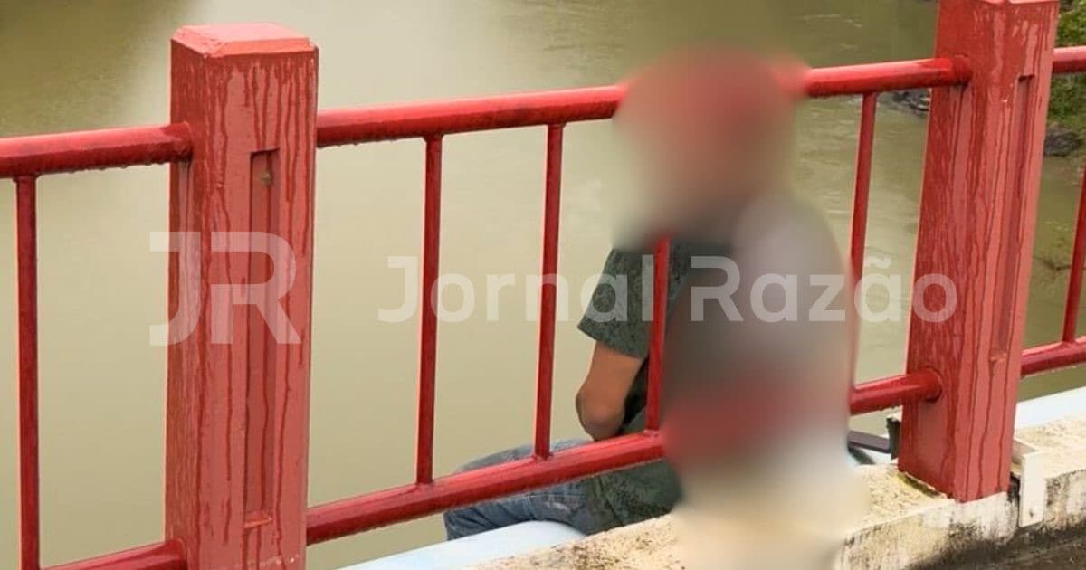 Homem tenta se jogar de ponte em São João Batista e motivo surpreende