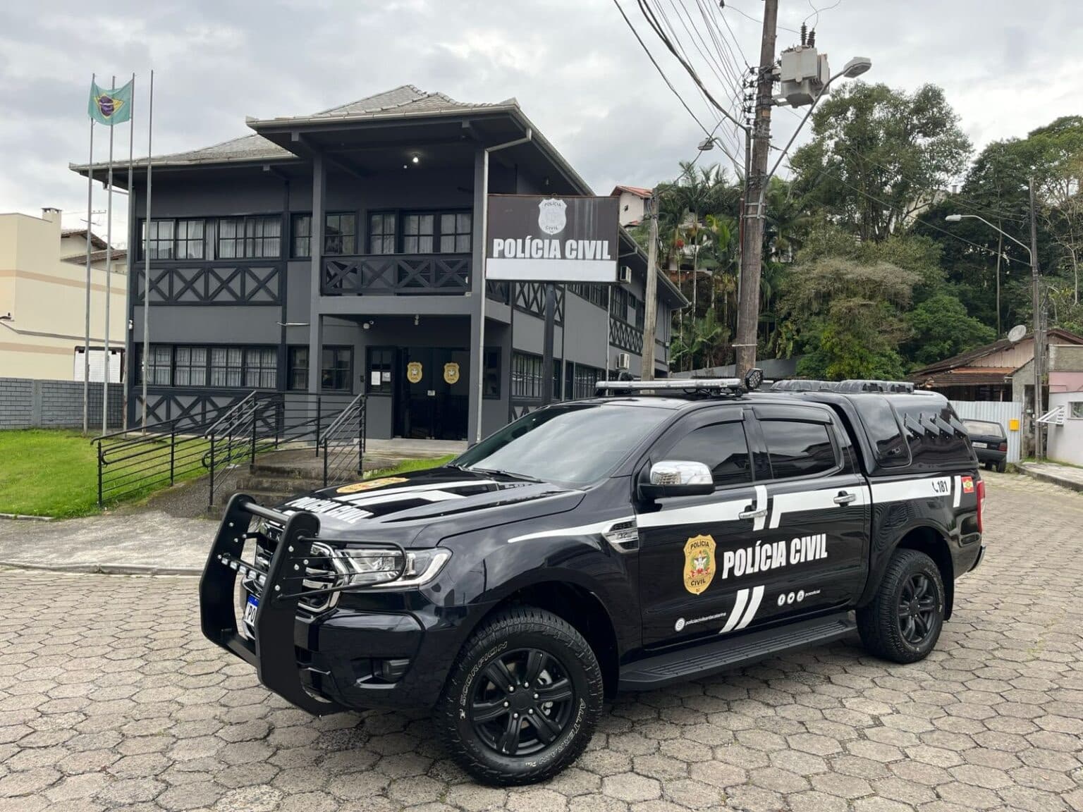 Polícia Civil desarticula esquema que deu prejuízo de R$ 800 mil a empresa de veículos em Blumenau