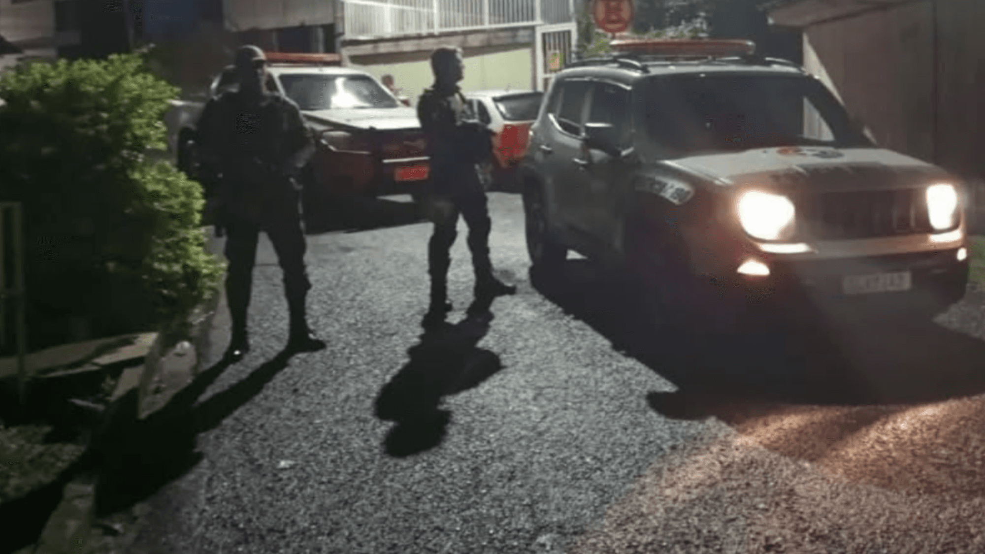 Criminoso com 28 passagens morre após sacar arma de brinquedo para a PM em SC