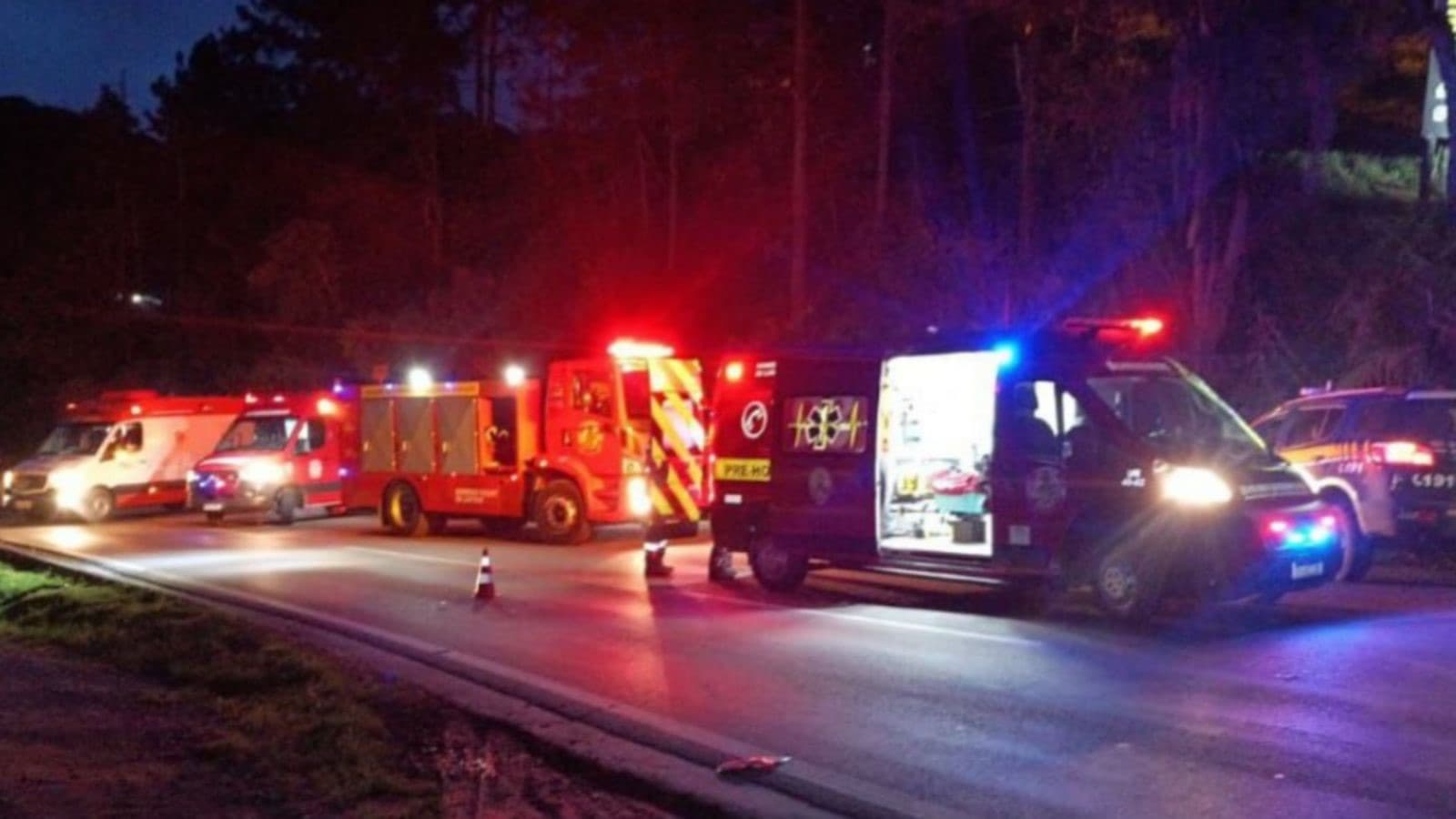 Acidente grave entre veículos deixa um morto e feridos na BR-470