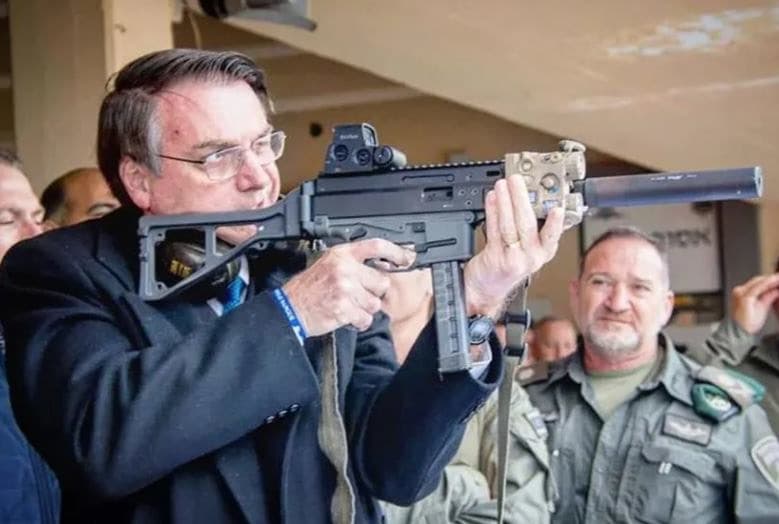 Lewandowski culpa armas liberadas por Bolsonaro pela morte de ex-delegado em SP
