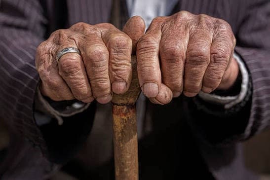 Idoso mata homem de 85 após denúncia de maus-tratos contra esposa acamada