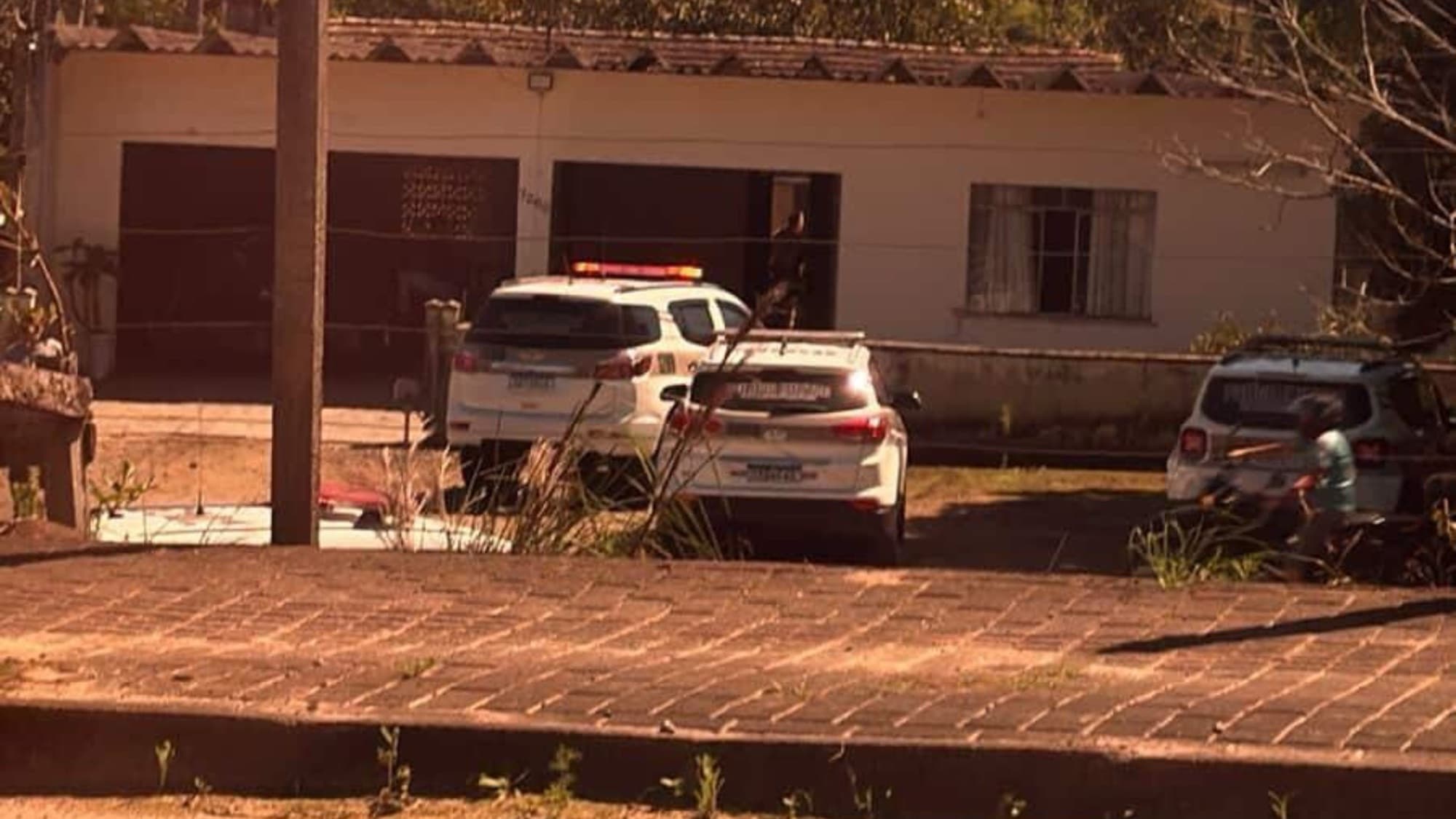 URGENTE: Empresário é baleado na cabeça, mas reage e mata assaltante em SC