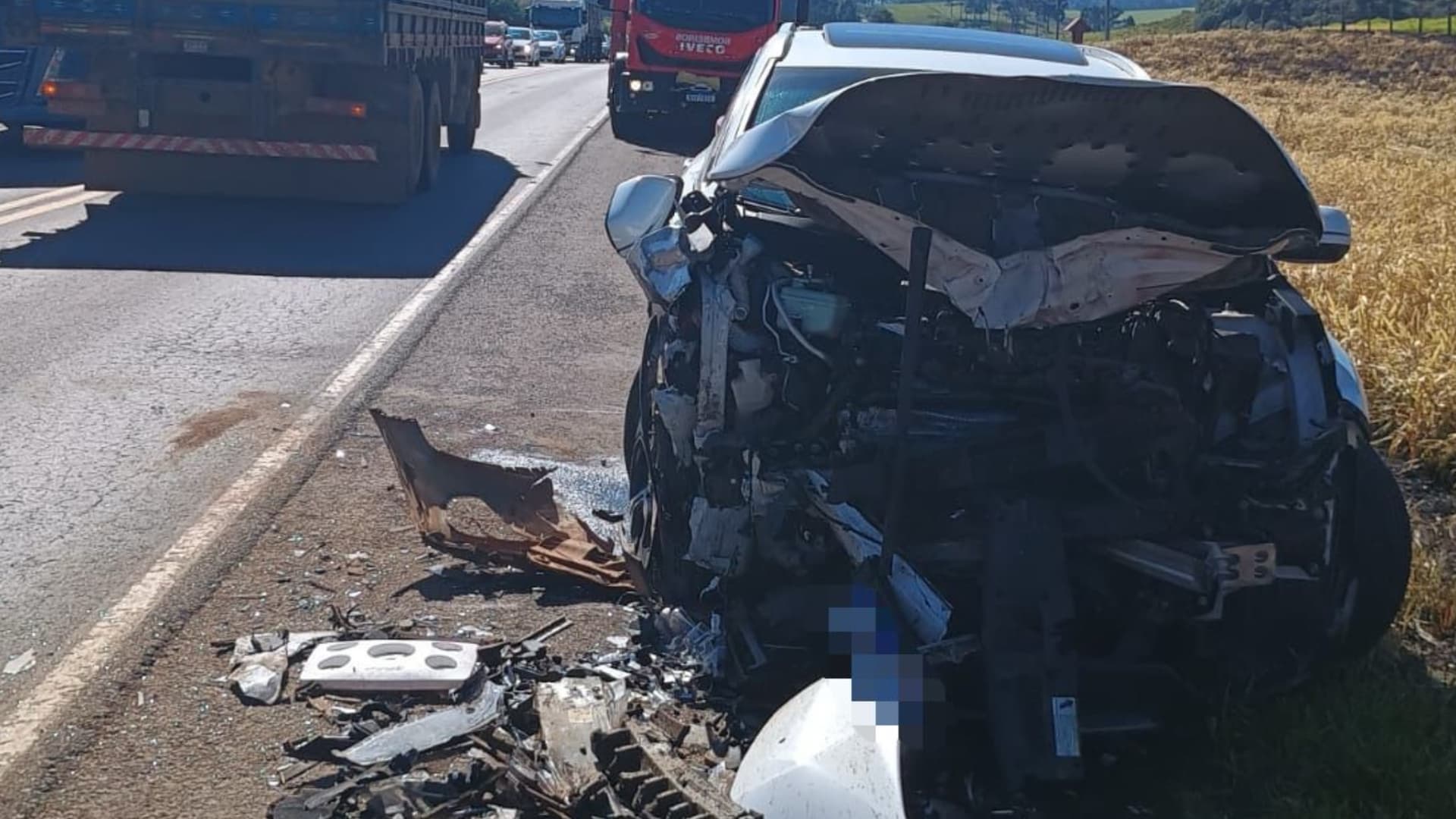 Acidente grave na BR-470 deixa um morto e quatro feridos