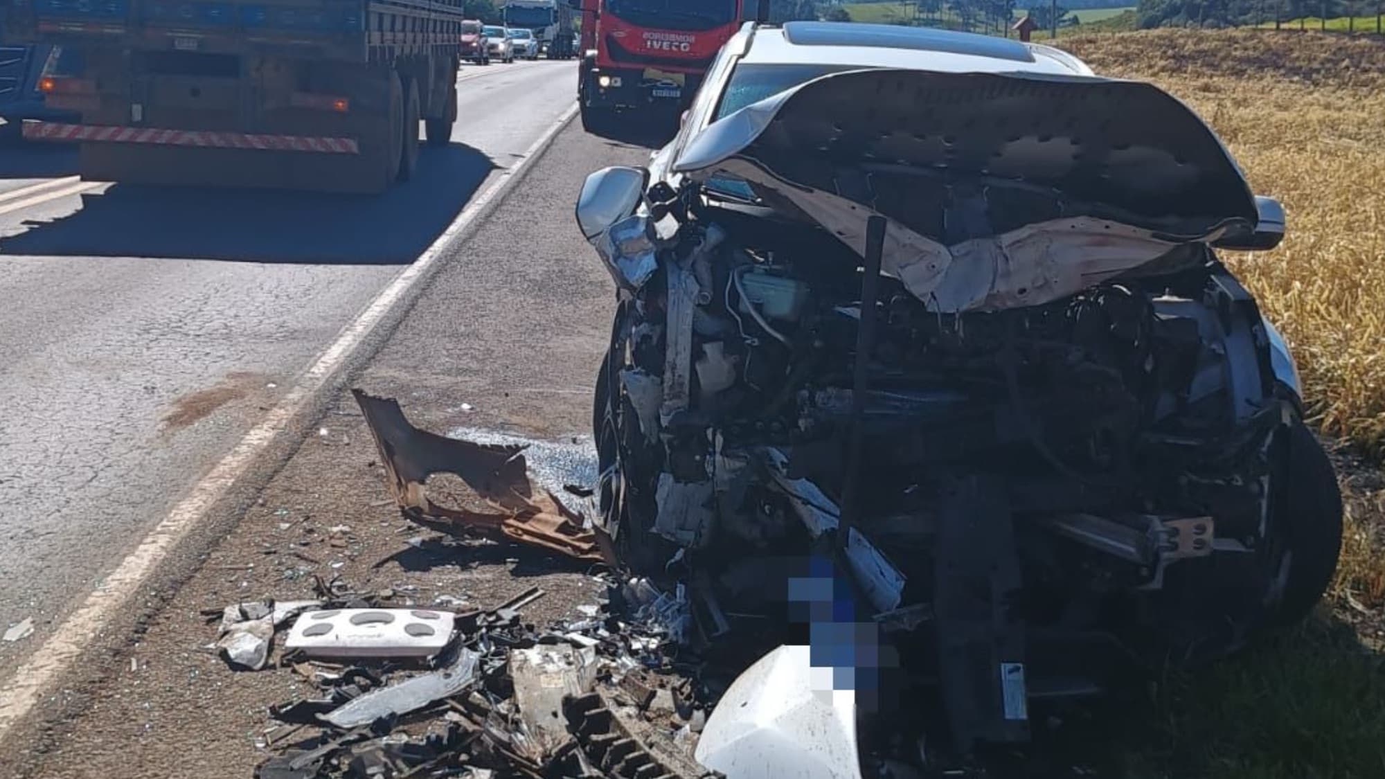 Acidente grave na BR-470 deixa um morto e quatro feridos