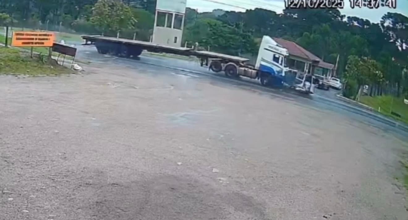 “Só não viu o caminhão”: idosa fica presa às ferragens após flagrante no trânsito em SC