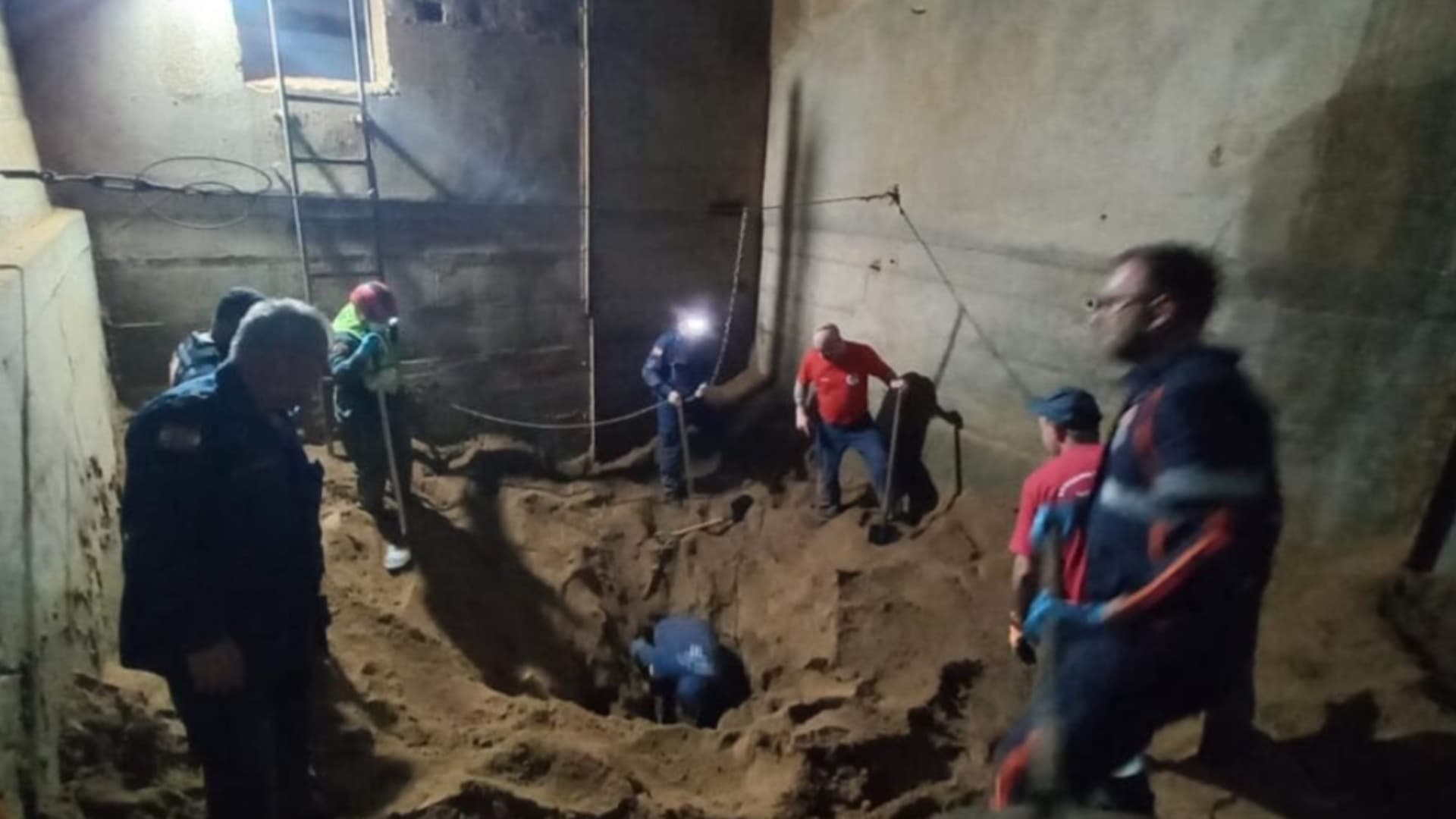 Incêndio mobiliza bombeiros em empresa às margens da BR-101 em Itajaí